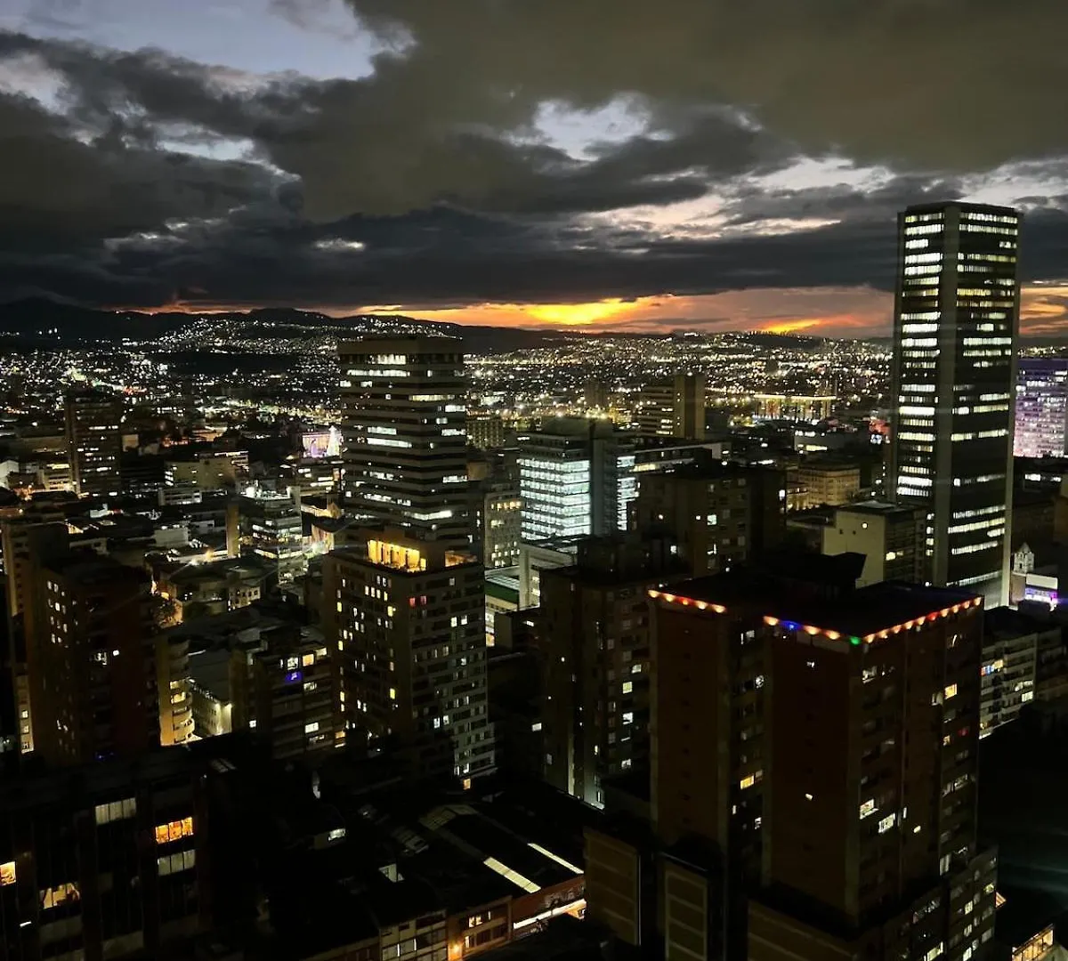 公寓 Amanecer En Las Nubes De 波哥大