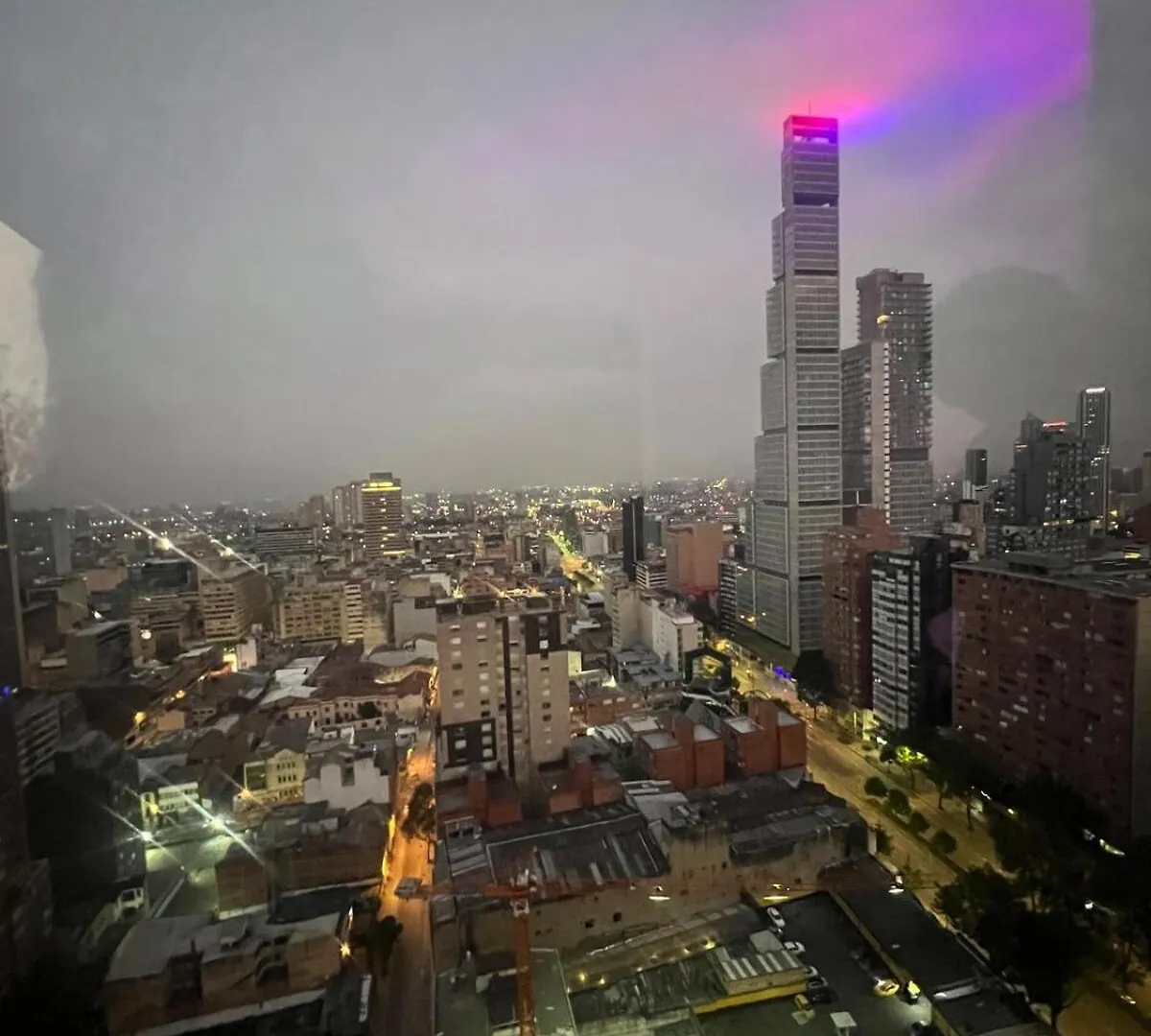 Amanecer En Las Nubes De Bogotá Apartmán